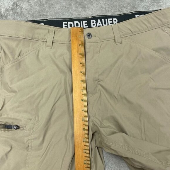 Eddie Bauer Mens 38 Rainier Tech Shorts Nylon Spandex Beige 6756 - Picture 5 of 8